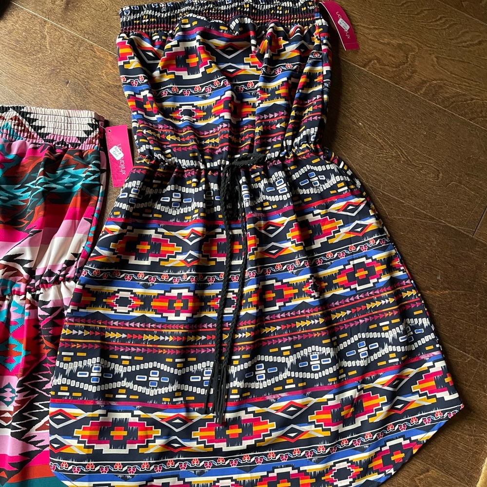 2 Super Cute Never Worn Strapless Summer Dresses Size: XS - Picture 5 of 7